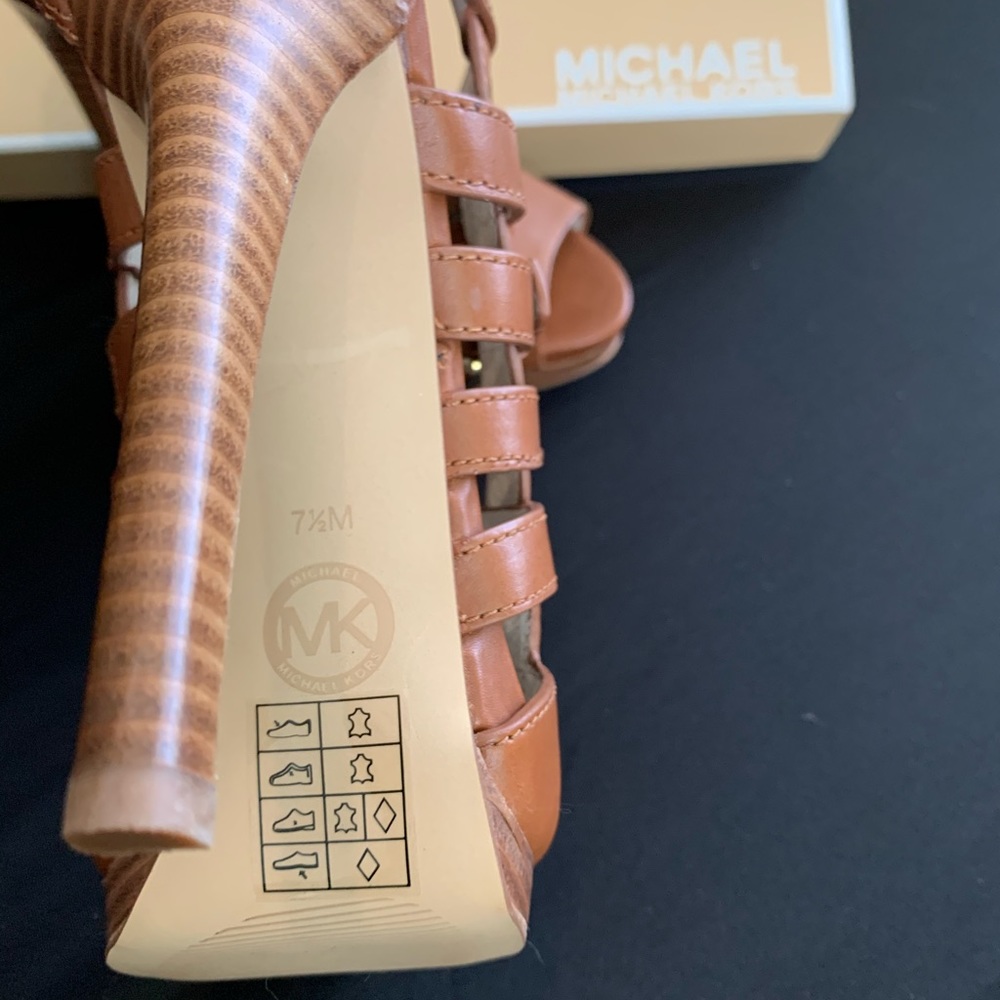 Michael Kors 7.5m - Picture 3 of 5